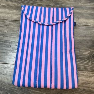 BAGGU Puffy 13 inch laptop sleeve- stripped